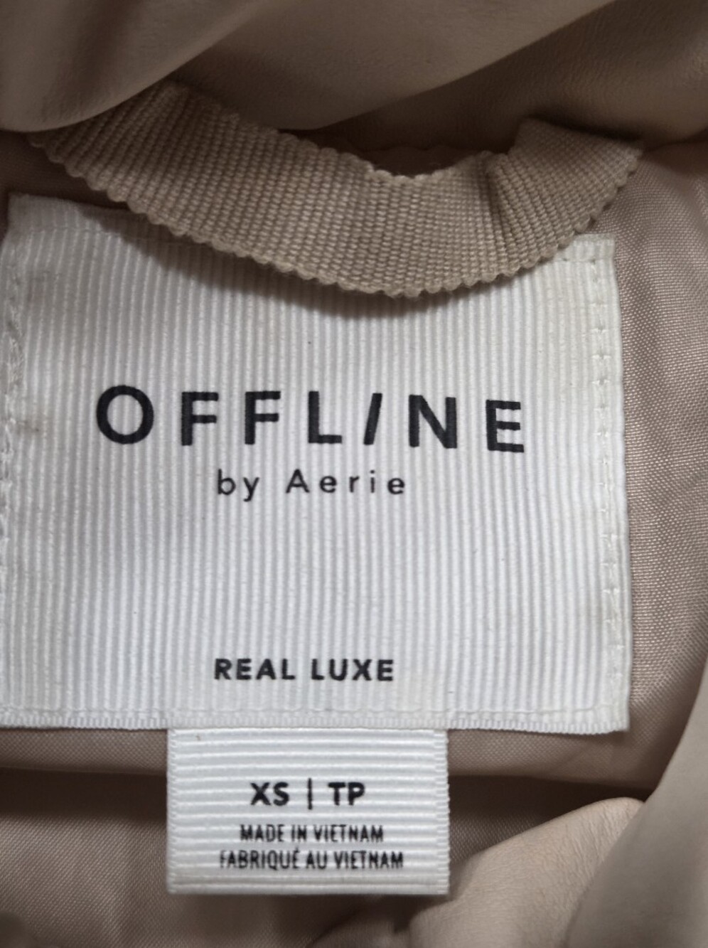 Offline By aerie Cropped Puffer Faux Leather Vest in Light Beige Size XS - Picture 8 of 9